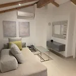 Robi Apartman *