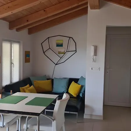 Robi Apartment *